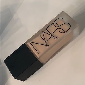 NARS all day luminous weightless foundation